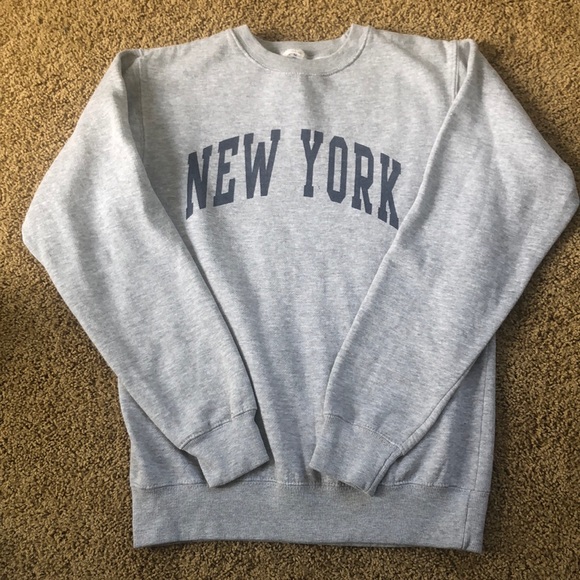 Brandy Melville Tops - brandy melville new york crewneck